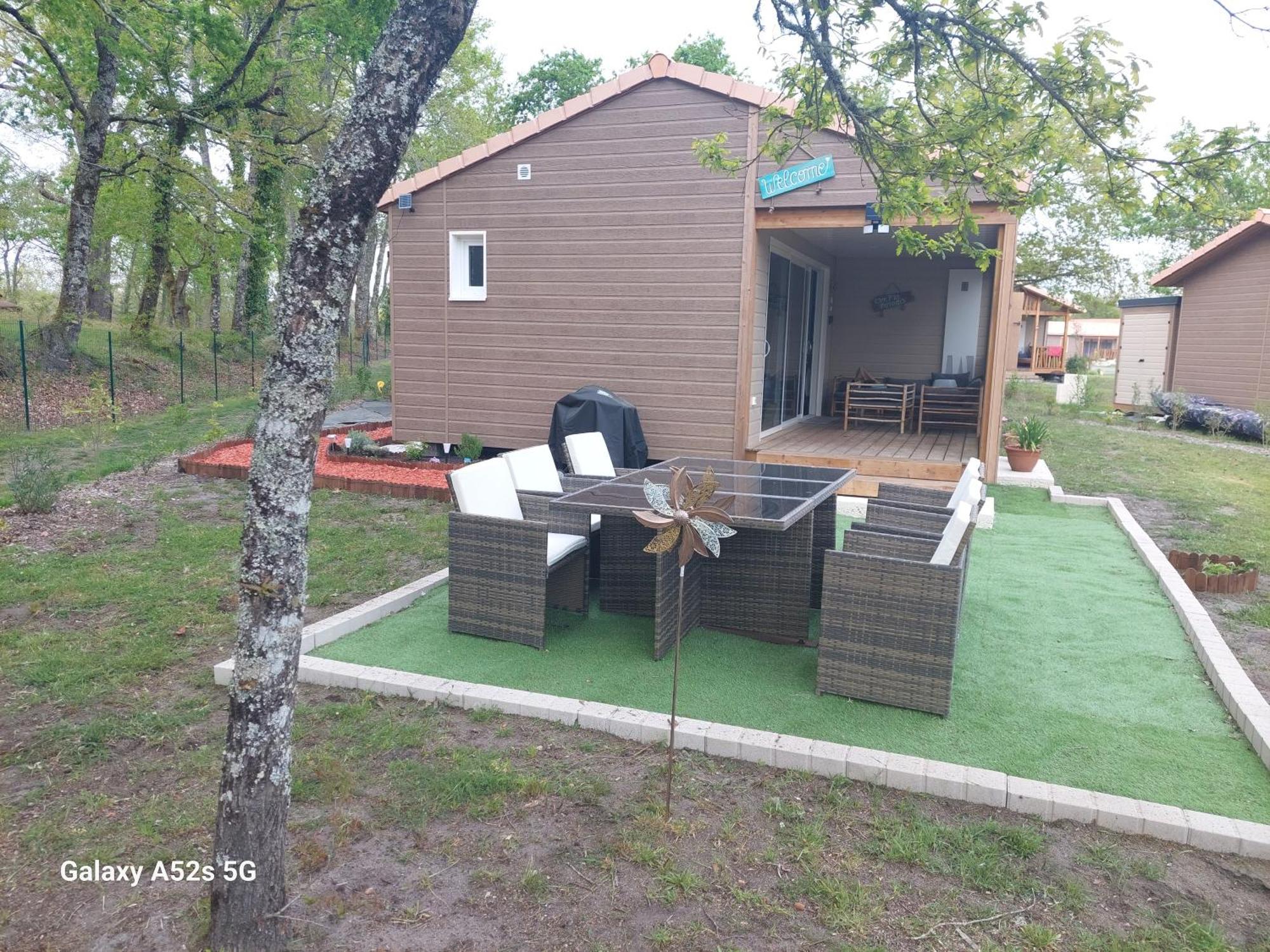 La Cabane 27 ~ Chalet Cosy Au Bord Du Lac De Peyre Labouheyre Exterior photo